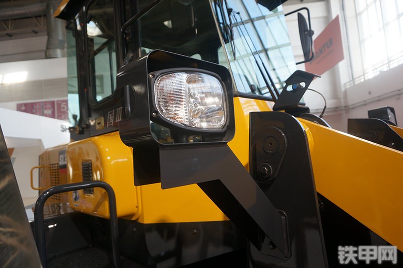 山推SL33H装载机展会( )