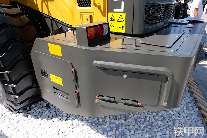 山东临工L956F-LNG装载机展会( )