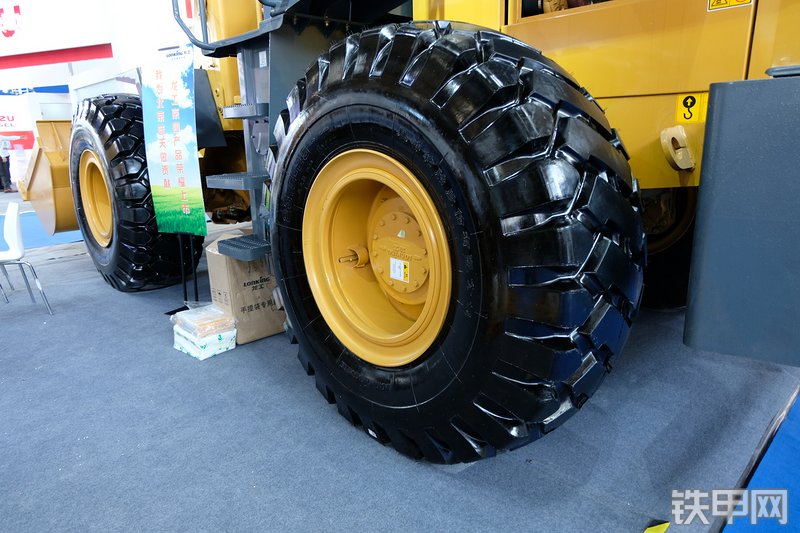 龙工LG855N装载机展会( )