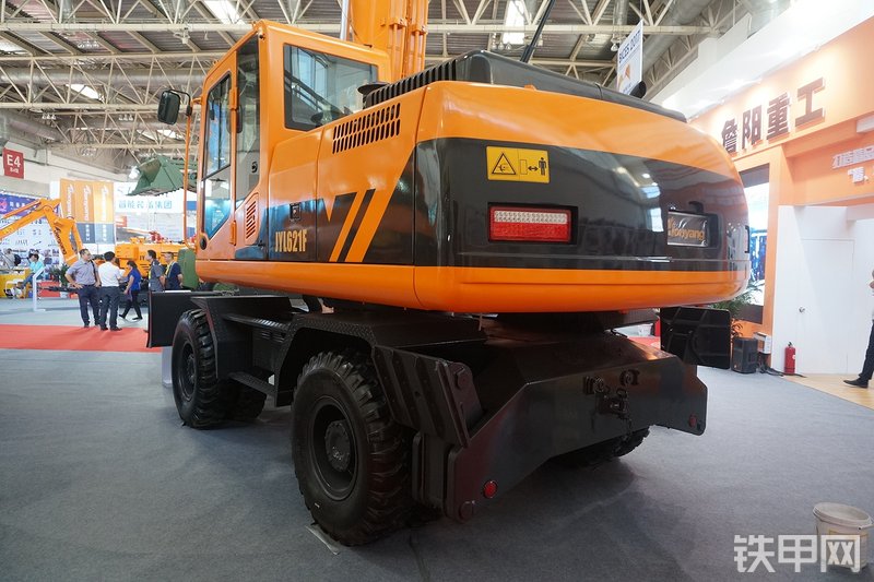 詹阳重工 JYL621F挖掘机展会( )