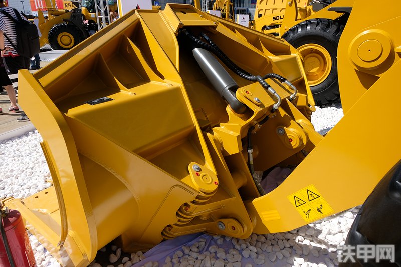 山东临工L955FC装载机展会( )