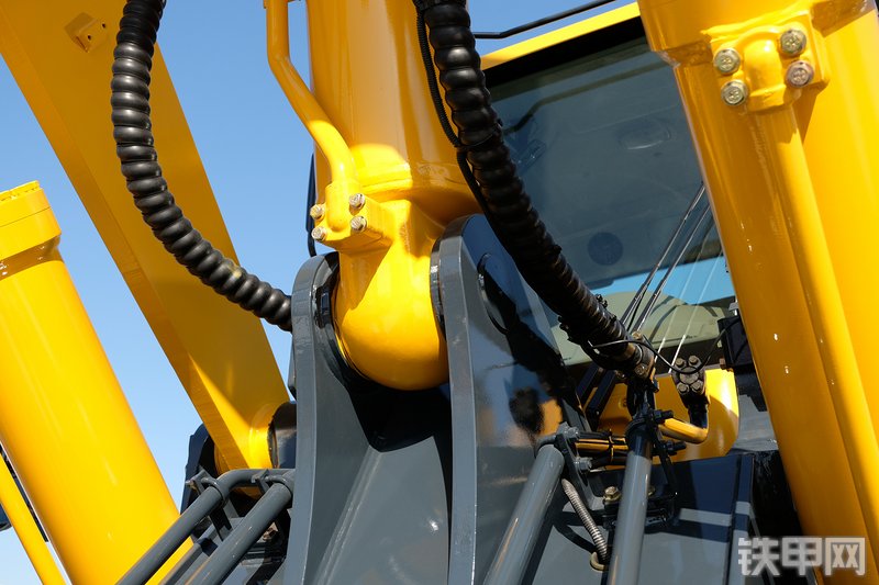 国机重工GZ66T装载机展会( )