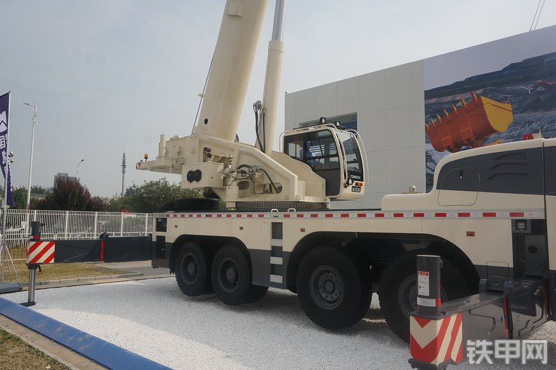 国机重工gtc080起重机展会( )