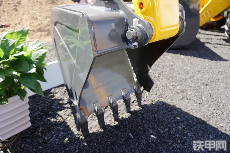 柳工CLG9075E挖掘机展会( )