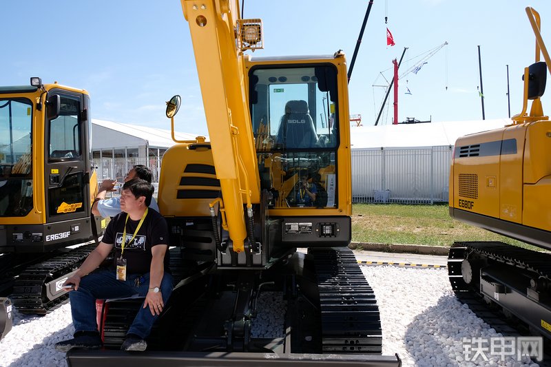 山东临工E660FL挖掘机图解( )