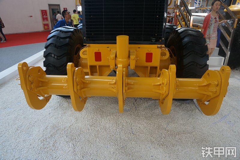 山推SG21-3平地机展会( )