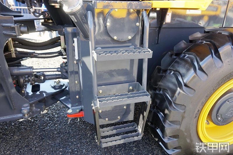 柳工CLG835H装载机展会( )