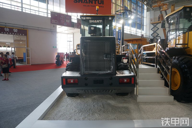 山推SL33H装载机展会( )