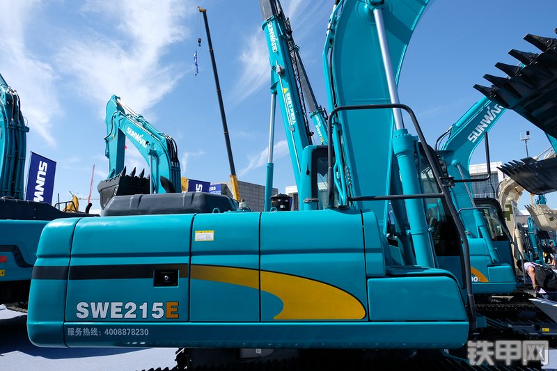 山河智能SWE215E挖掘机展会( )