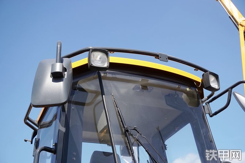 柳工CLG835H装载机展会( )