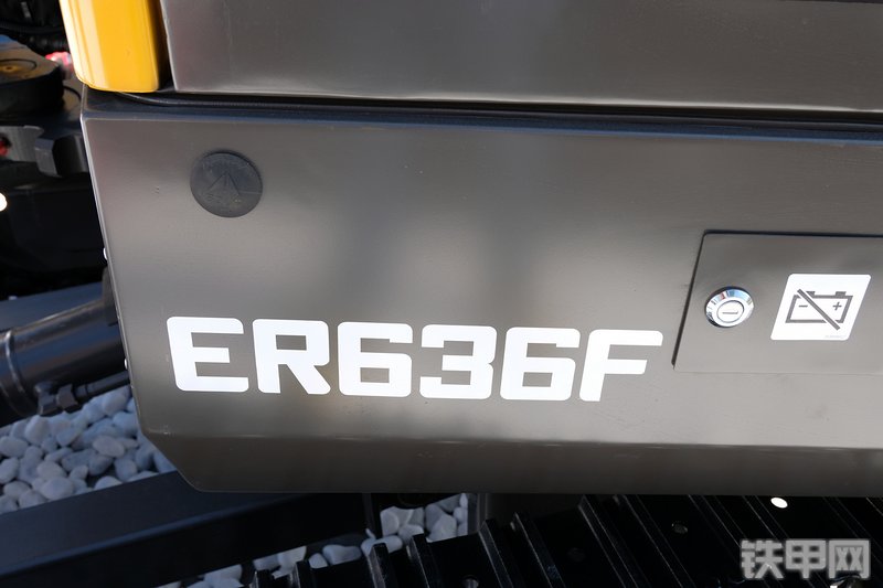 山东临工ER636F挖掘机展会( )