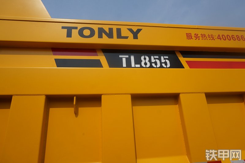 同力TL855非公路自卸车展会( )