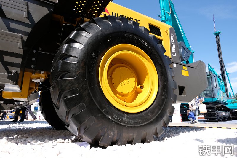 山东临工L955FC装载机展会( )