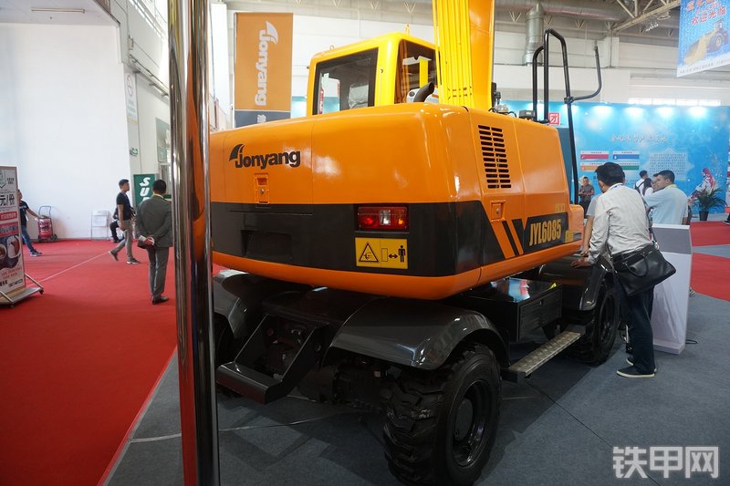 詹阳重工JYL6085挖掘机展会( )