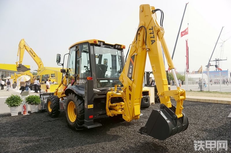 柳工CLG777A挖掘装载机展会( )