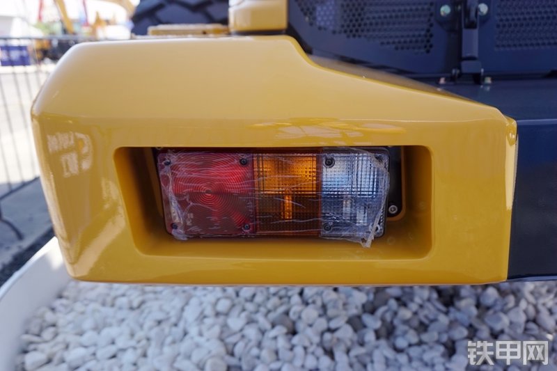 柳工VL80A装载机展会( )