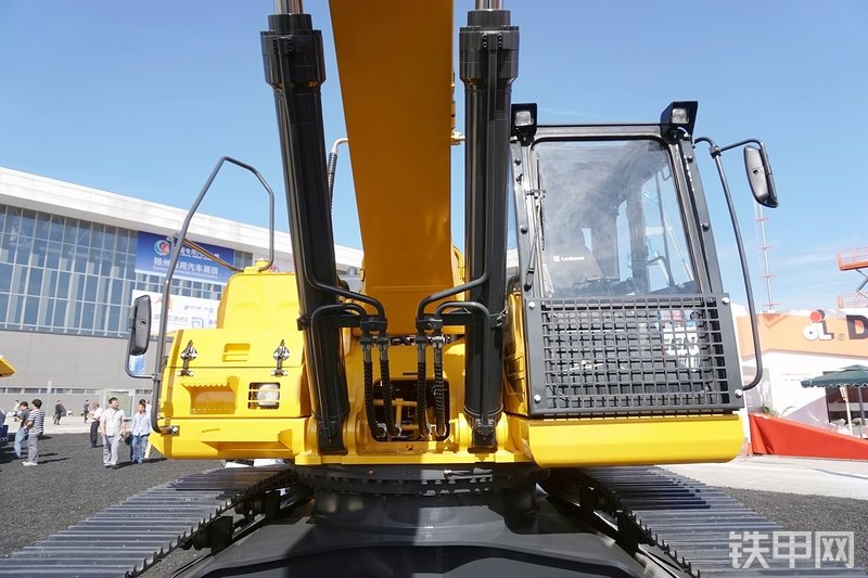 柳工CLG950E挖掘机展会( )