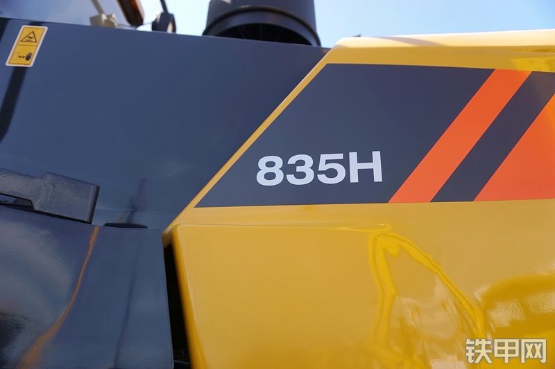 柳工CLG835H装载机展会( )