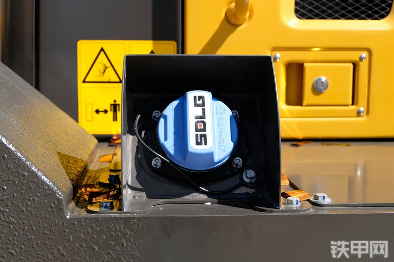 山东临工L959F装载机展会( )