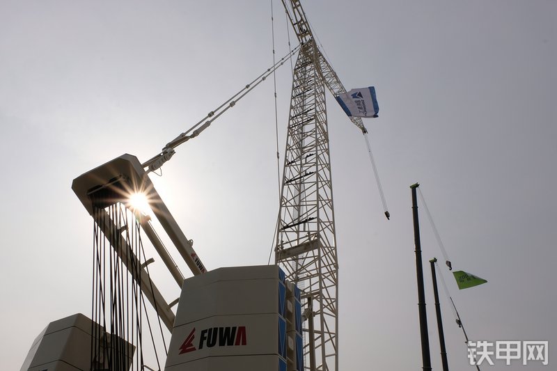 国机重工GWC200起重机展会( )