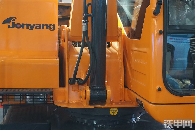 詹阳重工JYL6085挖掘机展会( )