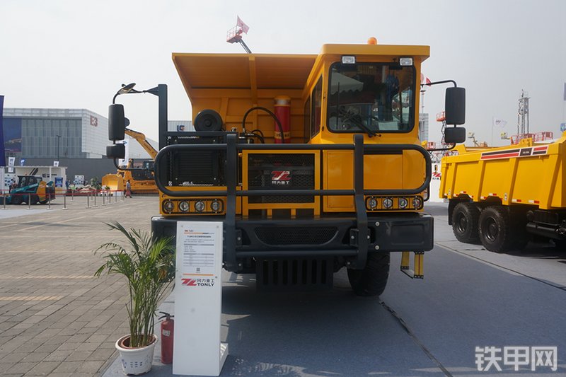 同力TL843非公路自卸车展会( )