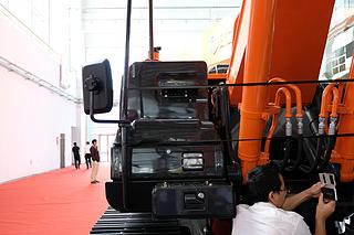 日立ZH200-5A挖掘机展会( )