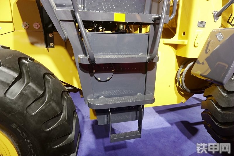 山工SEM655D装载机展会( )