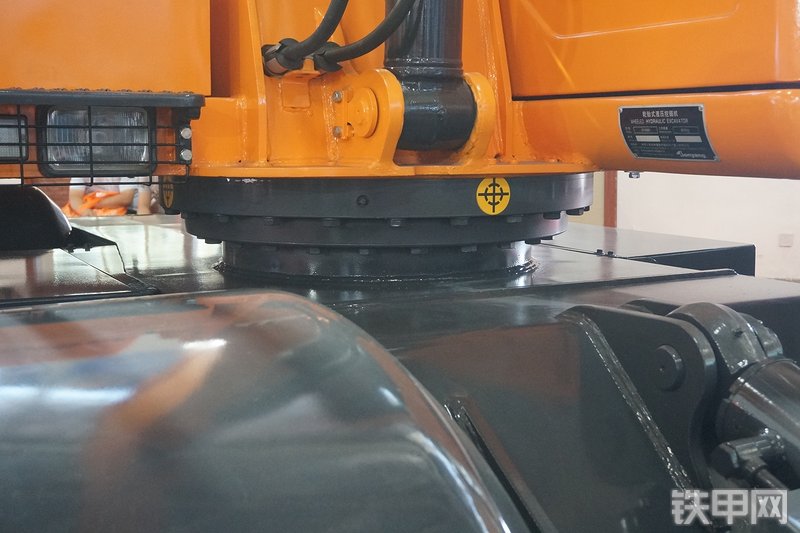 詹阳重工JYL6085挖掘机展会( )