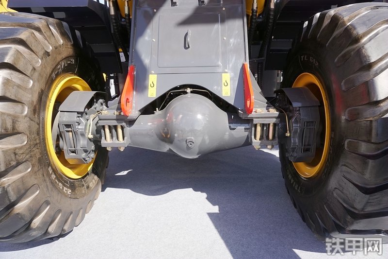 德工DG956N装载机展会( )