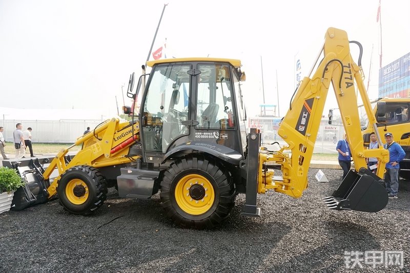 柳工CLG777A挖掘装载机展会( )