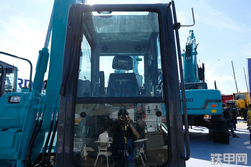 山河智能SWE100E挖掘机展会( )