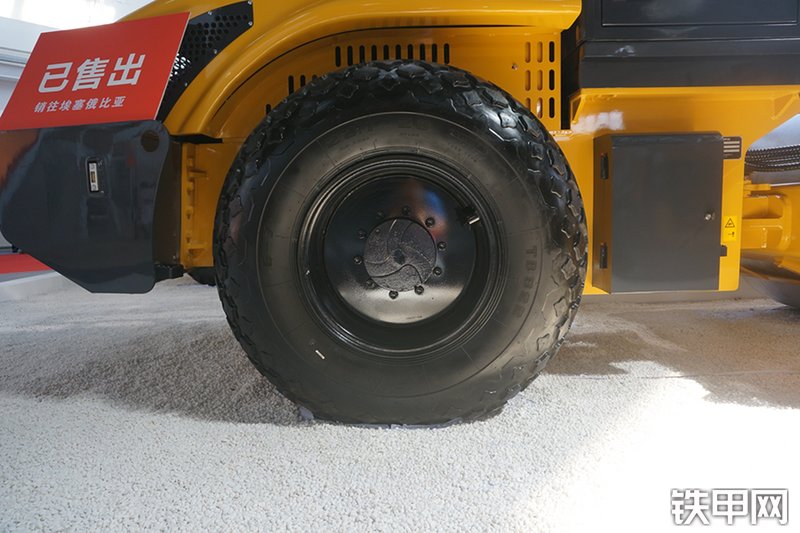 山推SR12-5压路机展会( )