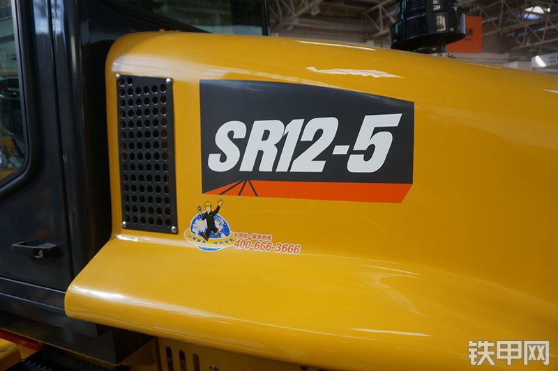 山推SR12-5压路机展会( )