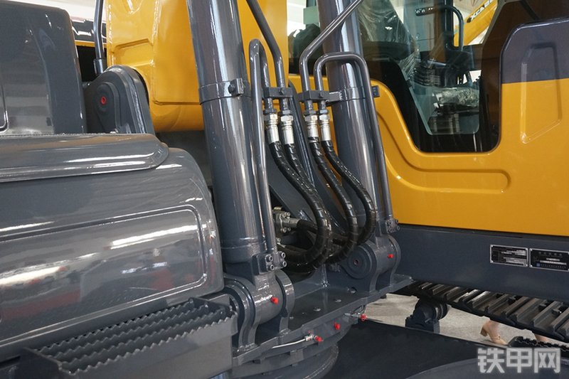 徐工XE215D挖掘机展会( )