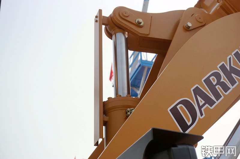 中泽华威HM856HG装载机展会( )