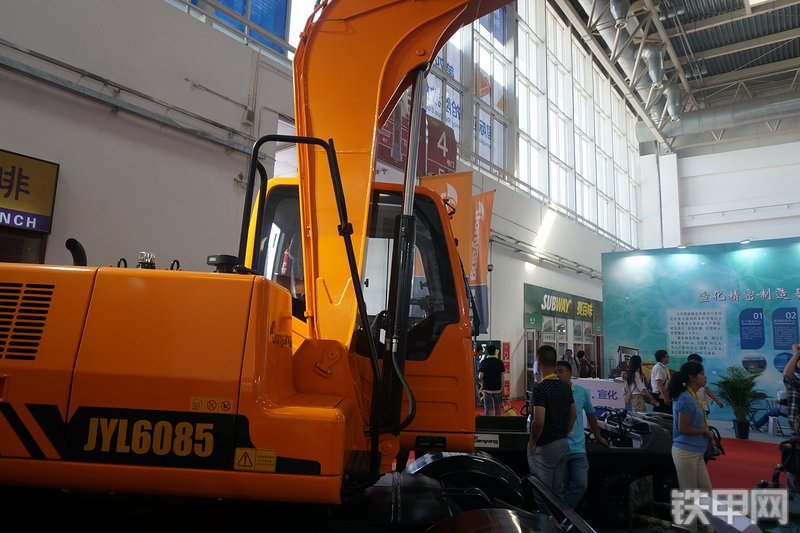 詹阳重工JYL6085挖掘机展会( )