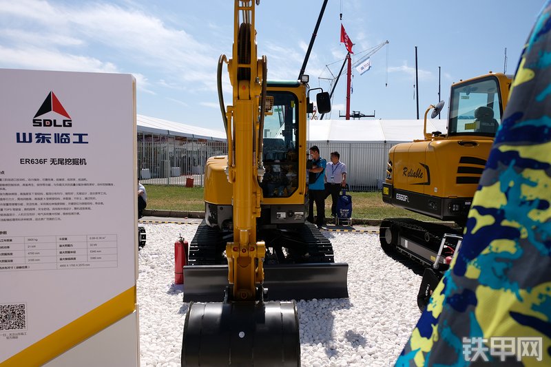 山东临工ER636F挖掘机展会( )