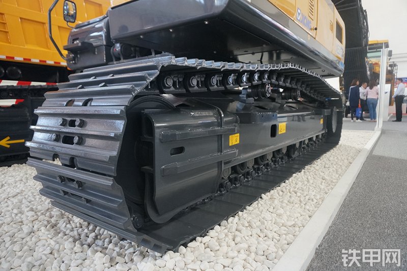 徐工XE215D挖掘机展会( )