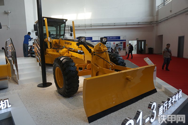 山推SG21-3平地机展会( )