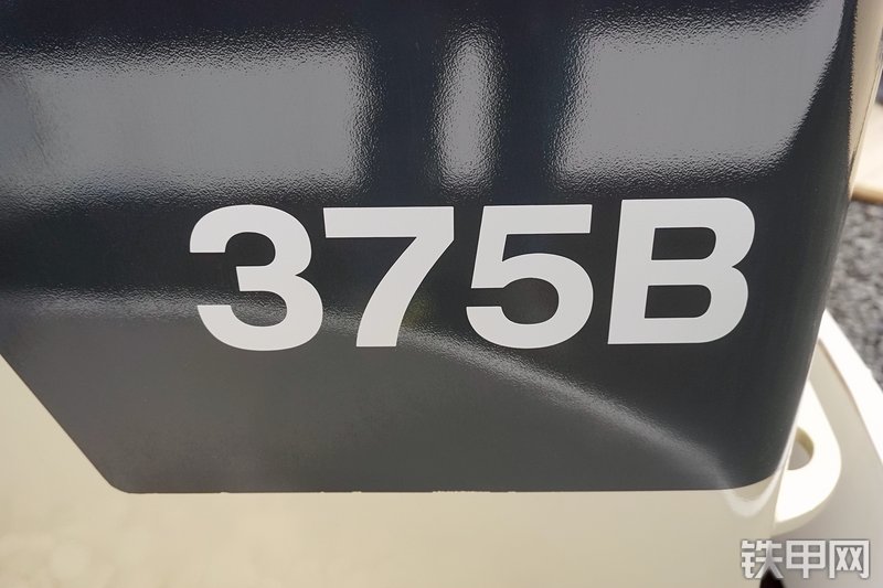 柳工CLG375B滑移装载机展会( )