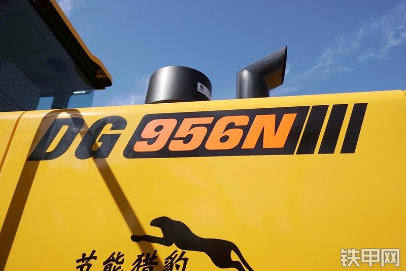 德工DG956N装载机展会( )