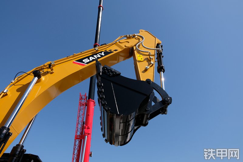 三一重工SY395H挖掘机展会( )