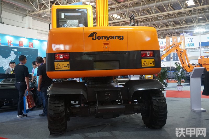 詹阳重工JYL6085挖掘机展会( )