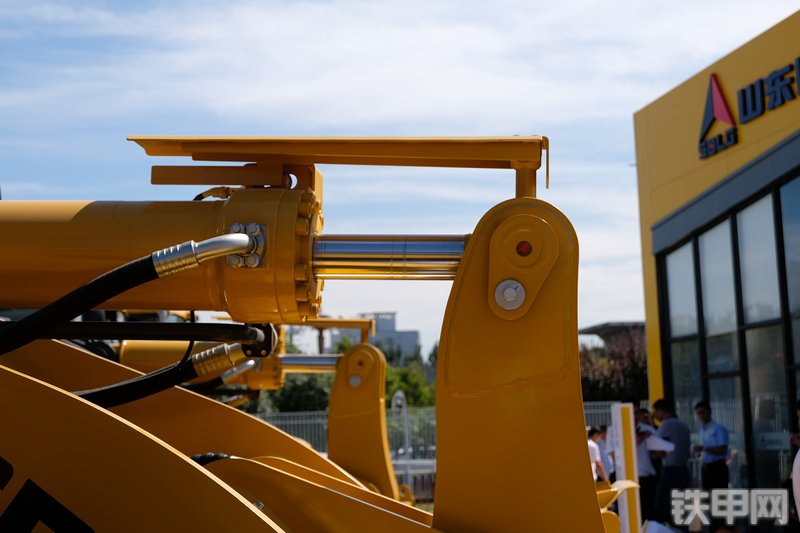 山东临工L955FC装载机展会( )