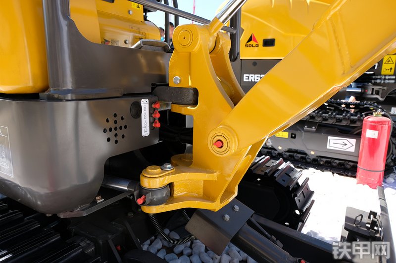 山东临工ER616F挖掘机展会( )