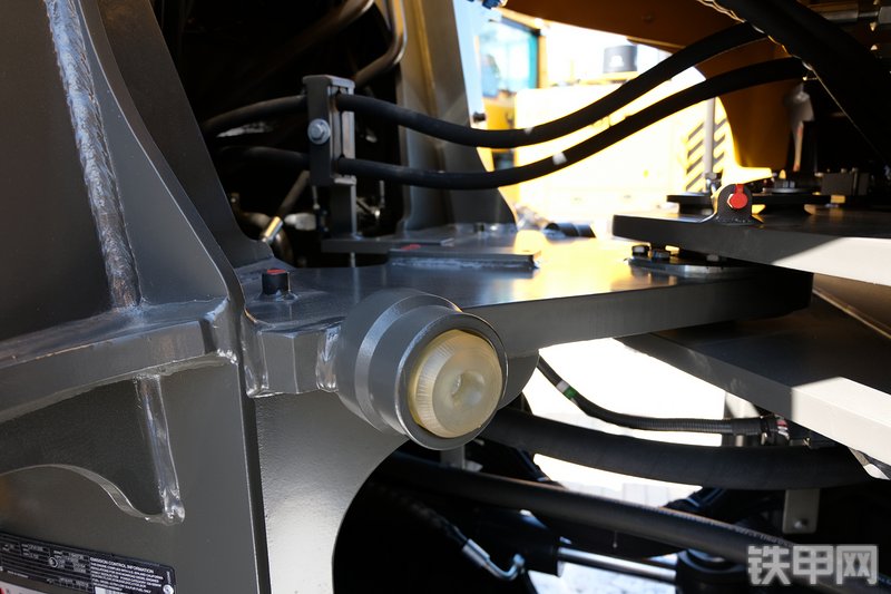 山东临工L938F装载机展会( )