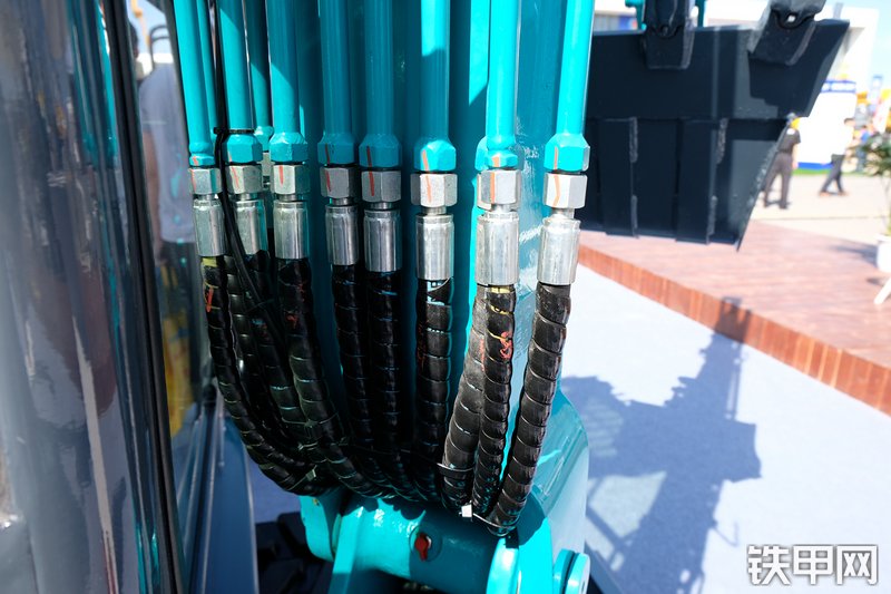 山河智能SWE25UF挖掘机展会( )