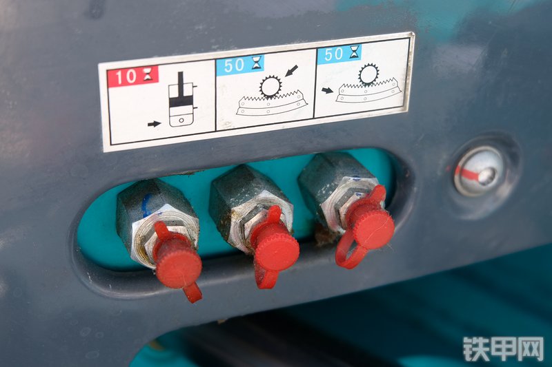 山河智能SWE25UF挖掘机展会( )