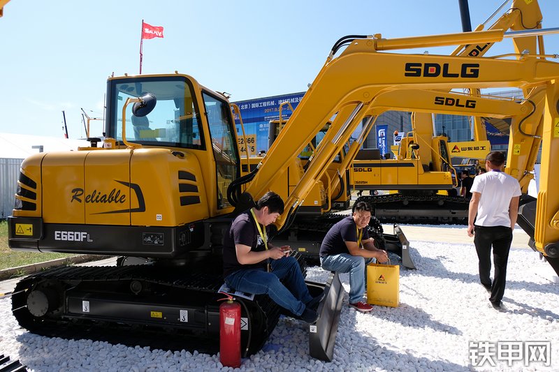 山东临工E660FL挖掘机图解( )